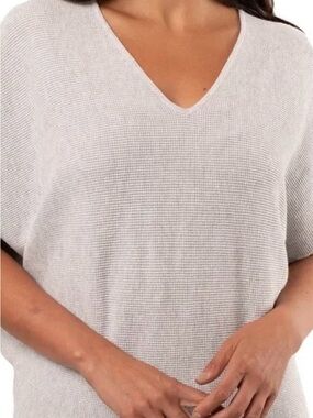 Cyrus Light Gray V-Neck Waffle Knit Sweater